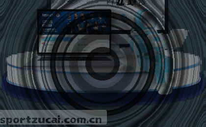 足球场内大屏幕显示1比0实时比分。